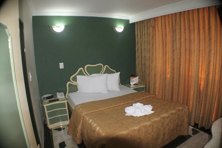 Business Hotel
