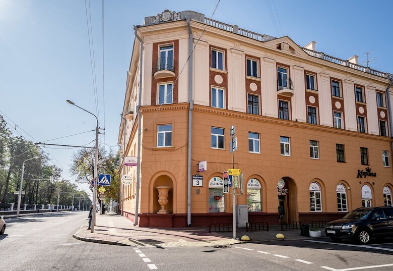 Aparthotel Luxury Apartment On Komunisticheskaya 3