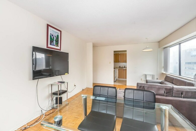 Spacious 1 Br Apartment Of Downtown Toronto III