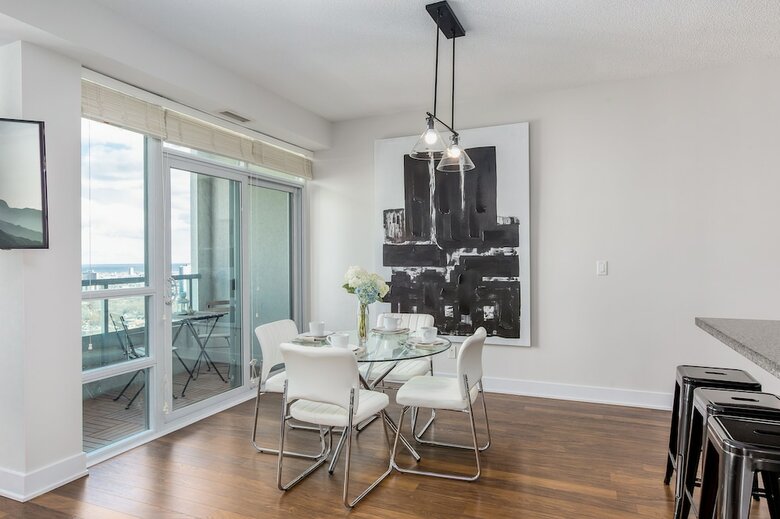 Quickstay - Beautiful Toronto Condo (City Views)