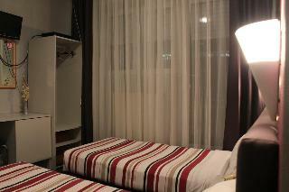 Yasha Hotel
