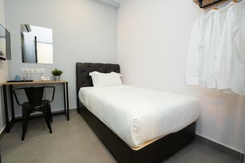 B Lot Hotel
