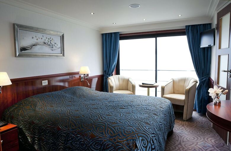 Crossgates Hotelship 4 Star - Altstadtnord - K�ln