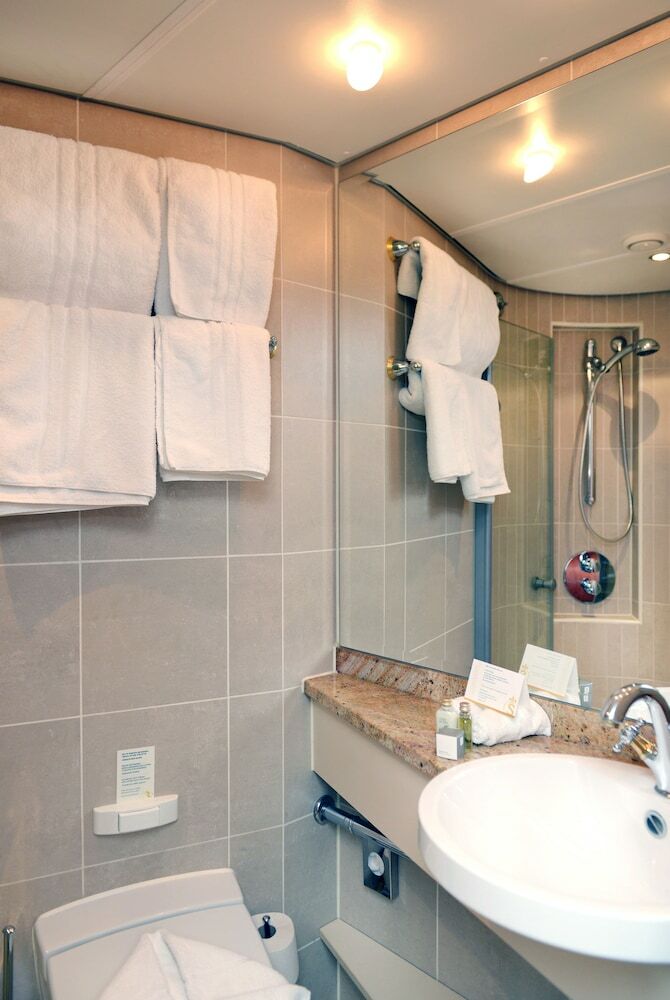 Crossgates Hotelship 3 Star - Altstadt - K�ln