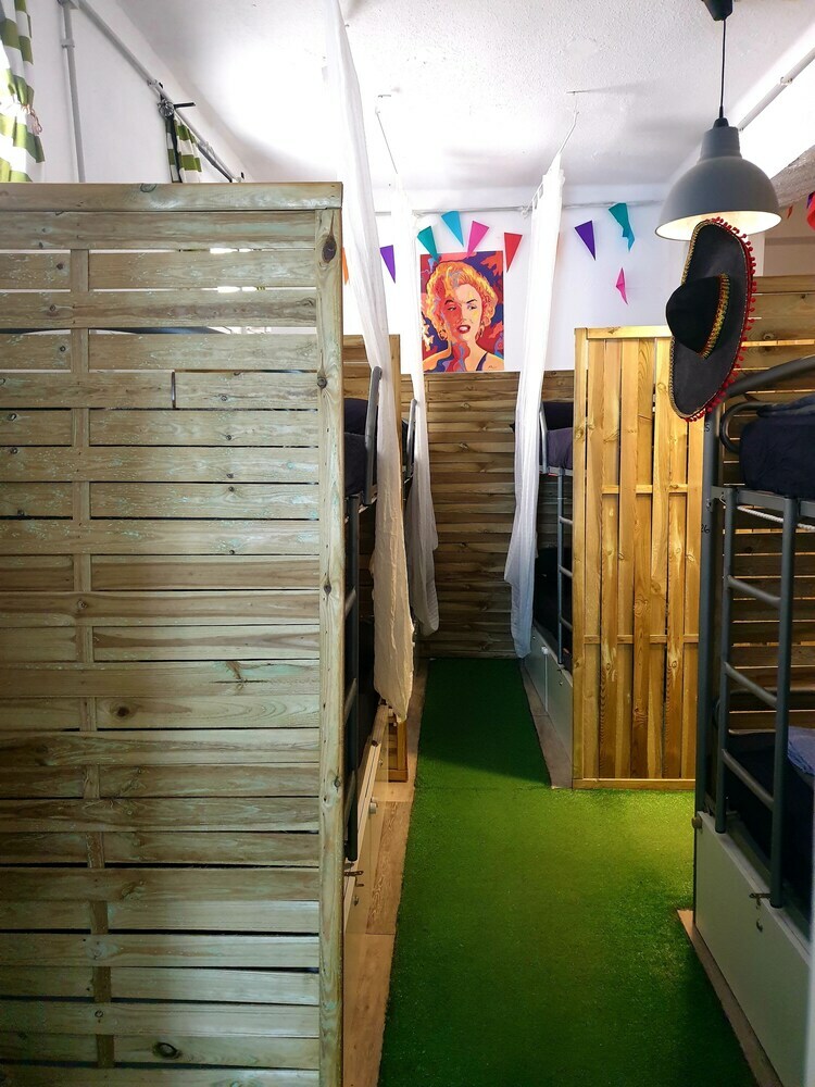 Hostal La Casa Del Colibr� Youth Hostel