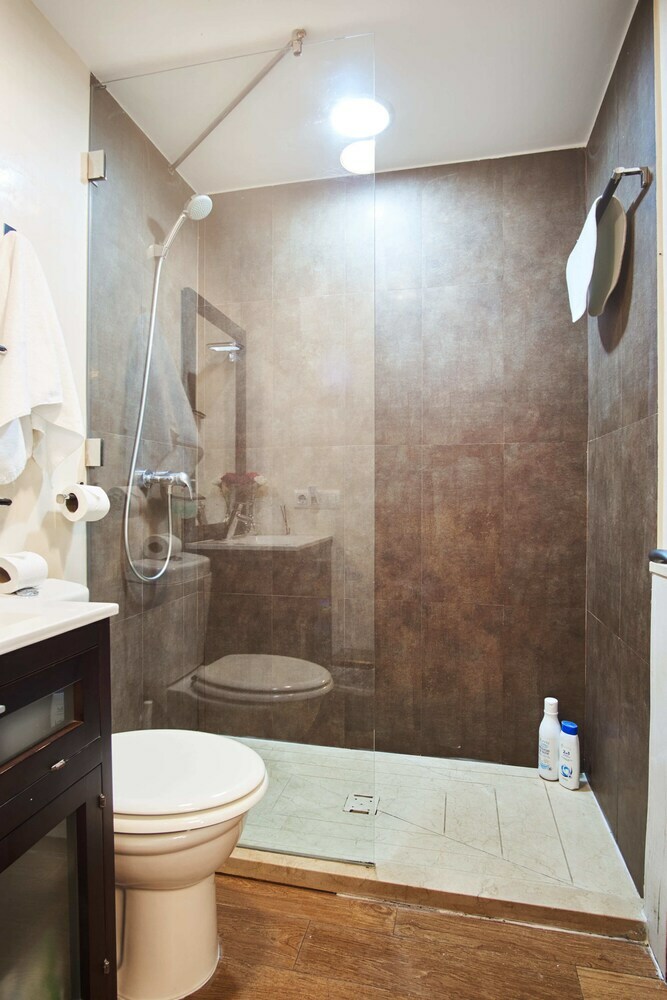 Apartamentos Conde Central Courtyard By Valcambre