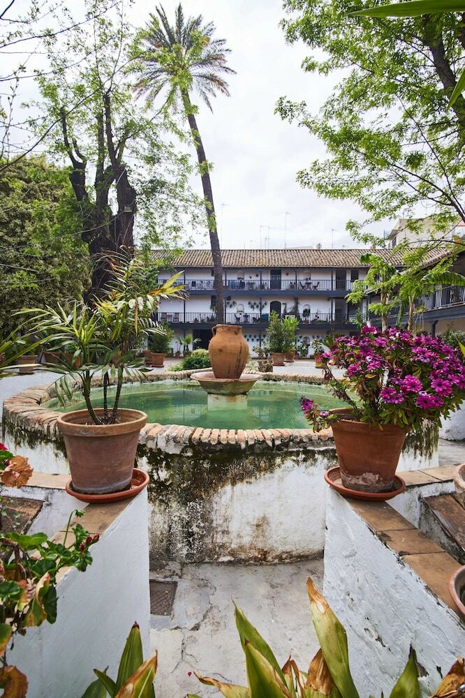 Apartamentos Conde Central Courtyard By Valcambre