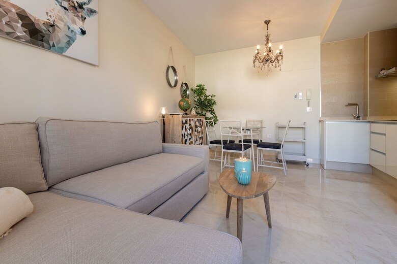 Apartamentos Lumbreras Deluxe Suite By Valcambre