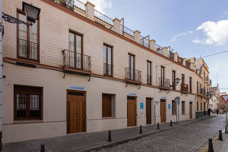 Apartamentos Lumbreras Deluxe Suite By Valcambre