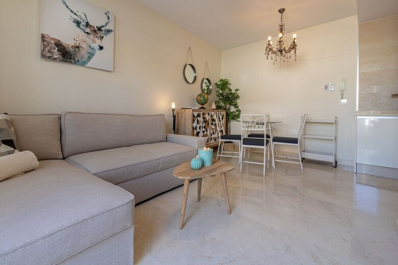 Apartamentos Lumbreras Deluxe Suite By Valcambre