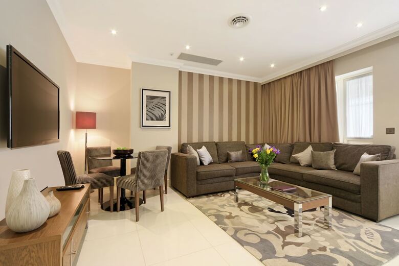 Hotel Ashburn Court