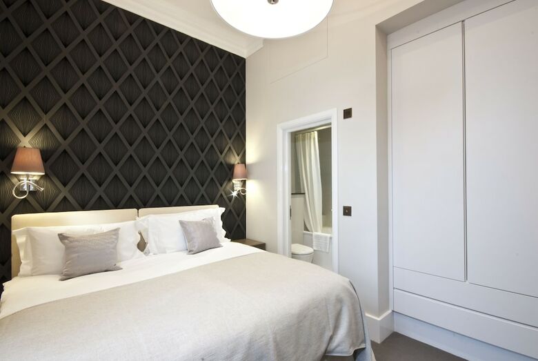 Hotel Ashburn Court