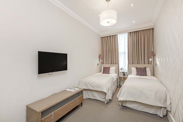 Hotel Ashburn Court