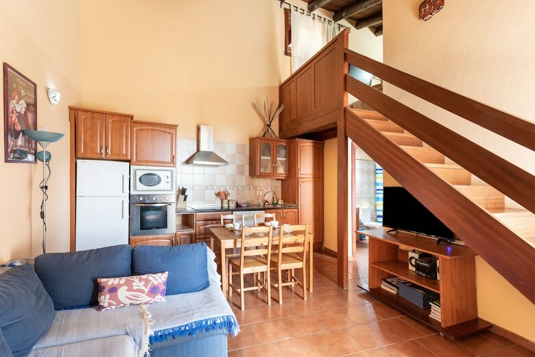 Homelike Charming Rustic House El Pinar