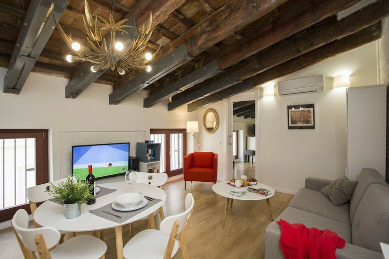 Apartamentos Singularstays San Vicente