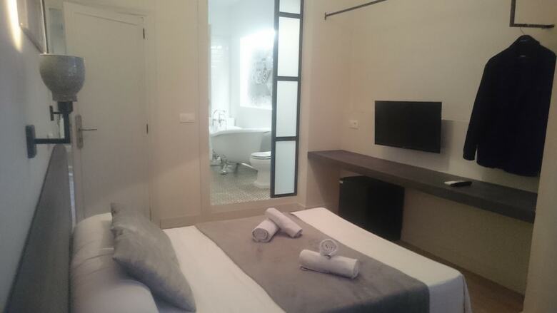 Pension Nwt Central Station Valencia
