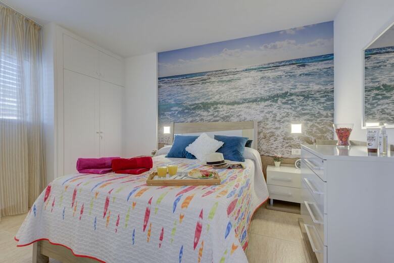 307. Bright Apartment, Sea View, Wifi, Air Conditioning!