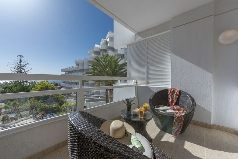 307. Bright Apartment, Sea View, Wifi, Air Conditioning!