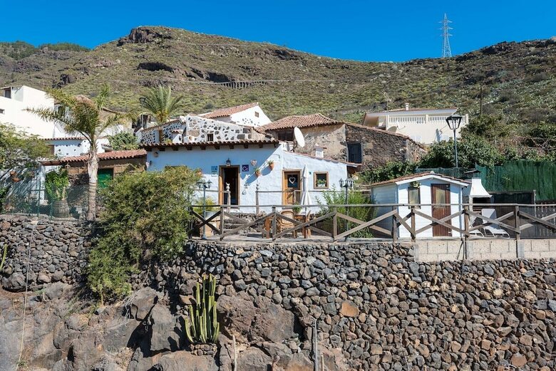 Romantic Cottage In A Beautiful Hamlet