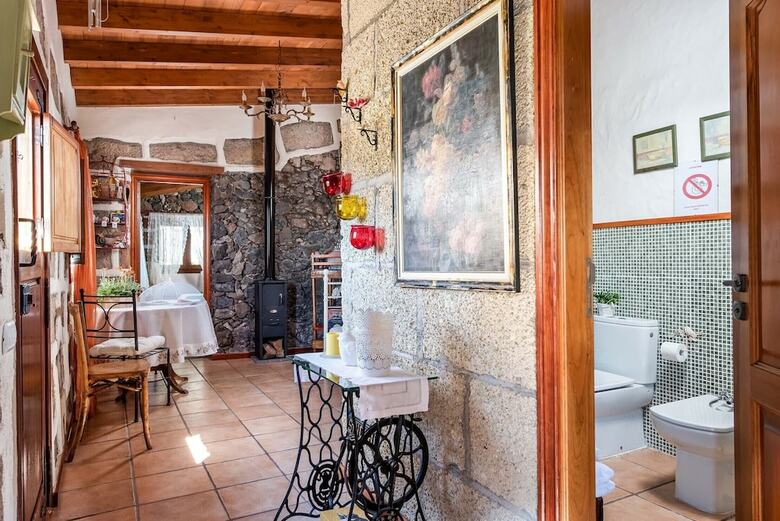 Romantic Cottage In A Beautiful Hamlet