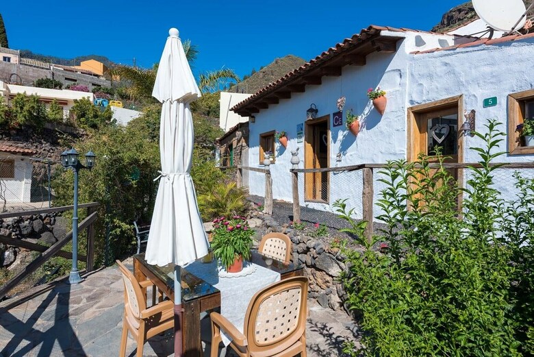Romantic Cottage In A Beautiful Hamlet