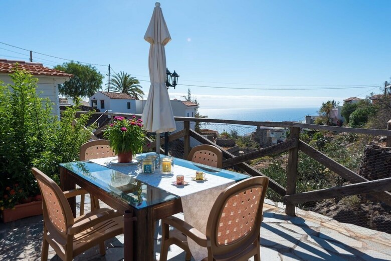 Romantic Cottage In A Beautiful Hamlet