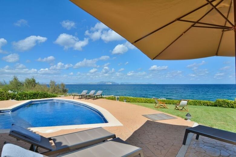 Luxurious Sea Front Villa In Mallorca