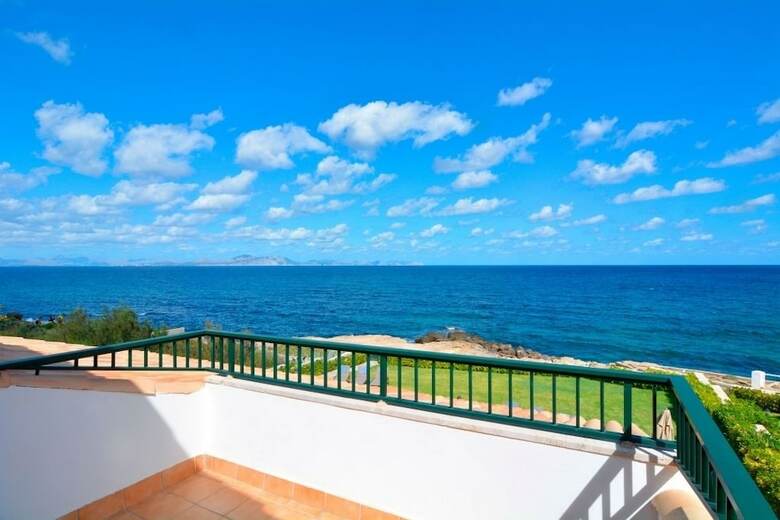 Luxurious Sea Front Villa In Mallorca