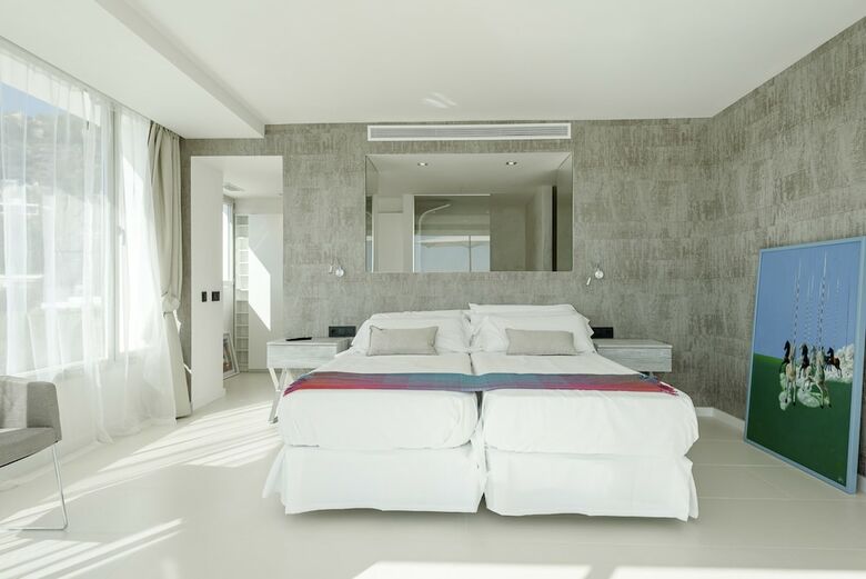 Villa Triple X