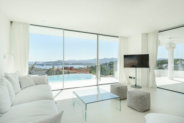 Villa Triple X