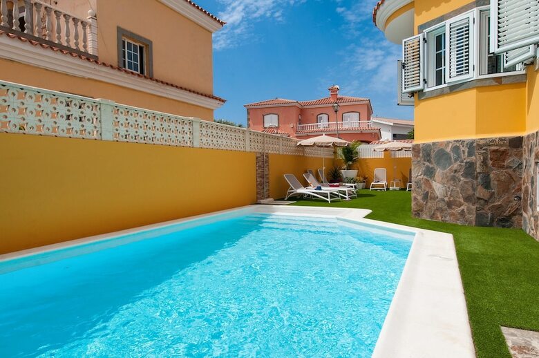Villa With Pool In Sonnenland Q10