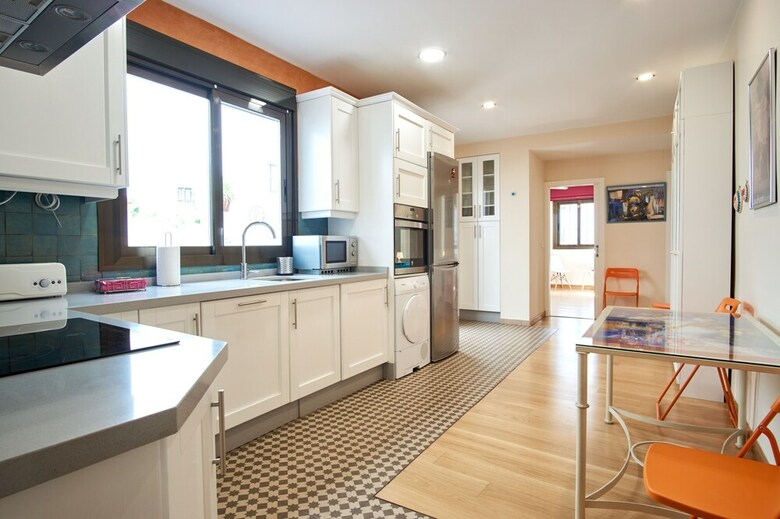 Apartamentos Rodrigo Triana Courtyard By Valcambre