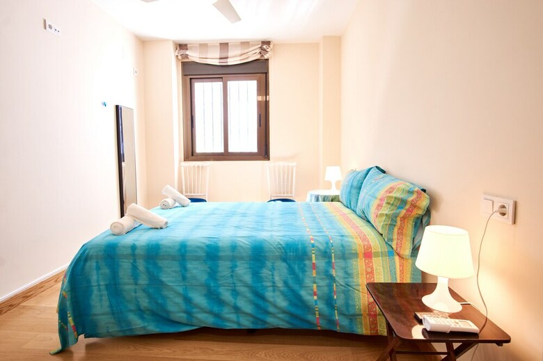 Apartamentos Rodrigo Triana Courtyard By Valcambre