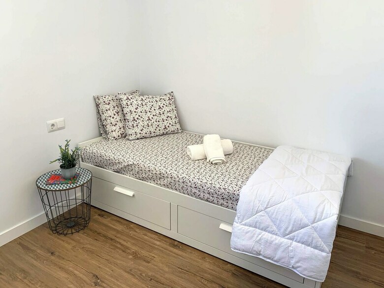 Apartamentos Homely Malaga Obispo Con Terraza Y Parking