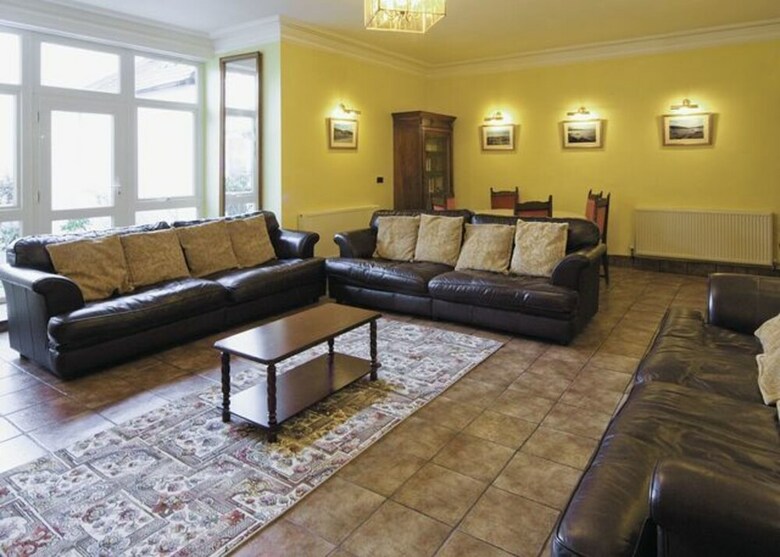 Large House Sleeps 12 - 10 Mins To Barmouth Beach