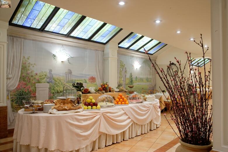 Hotel Mozart(.)