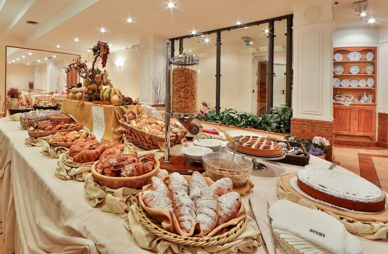 Hotel Mozart(.)