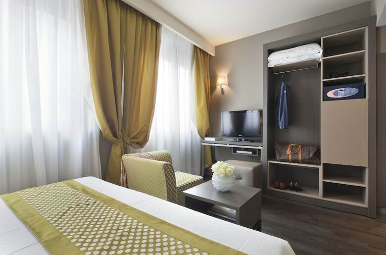 Hotel Mozart(.)