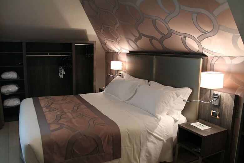Hotel Mozart(.)