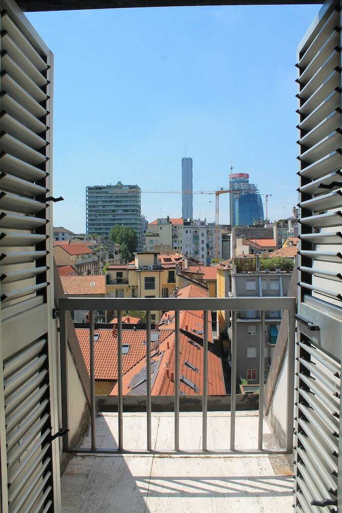 Hotel Mozart(.)