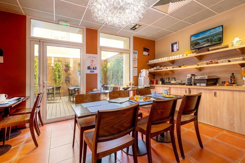 Hotel Kyriad Avignon (.)