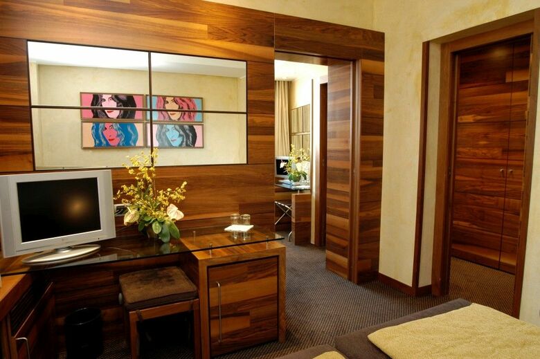Hotel Tritone