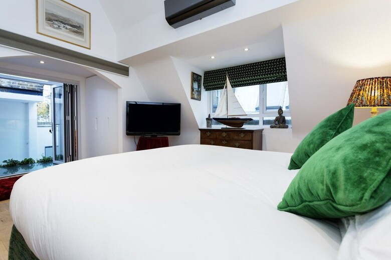 Chelsea Art Apartment