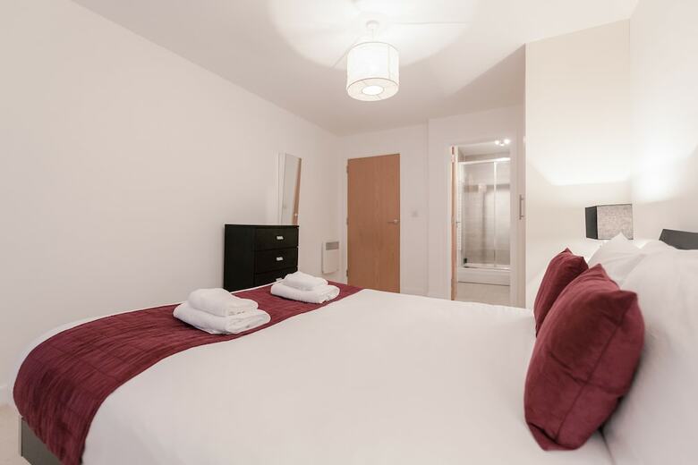 Roomspace Apartments -the Hurley