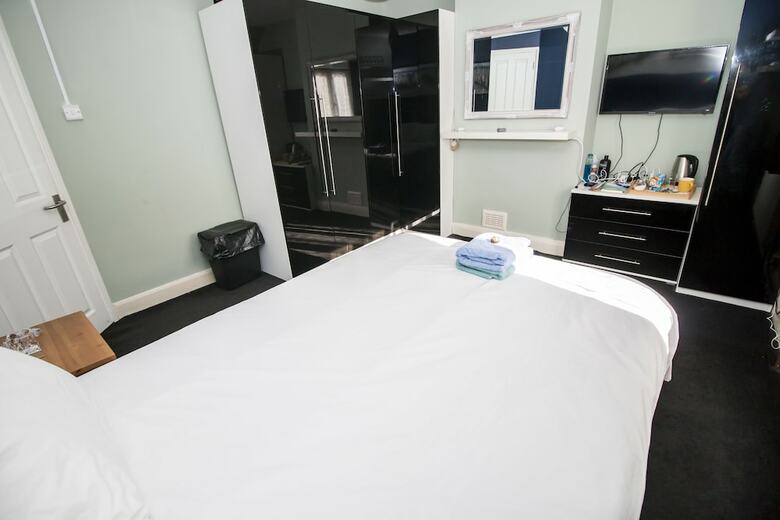 Beautiful Rooms Near Excel Center