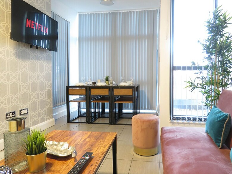 Tudors Esuites City Centre Apartment