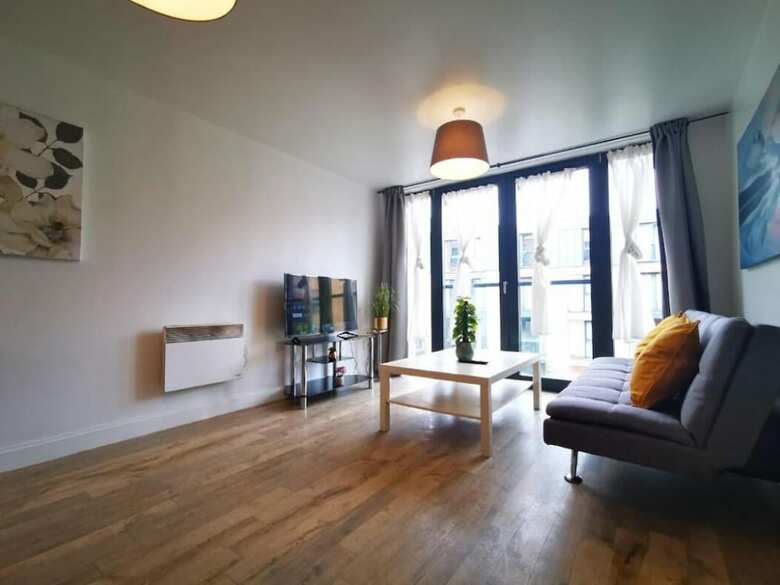 Comfy City Center Apartment
