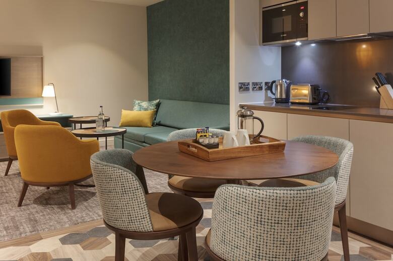 Aparthotel Staybridge Suites London Heathrow - Bath Road