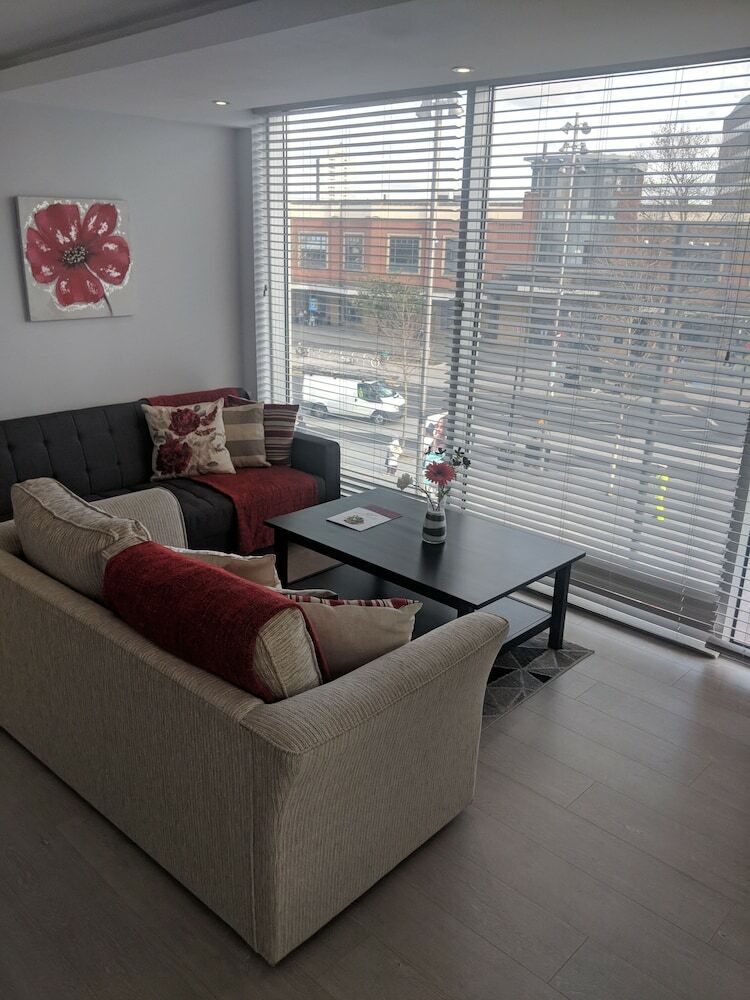 Lt Grove Apartment - Stratford