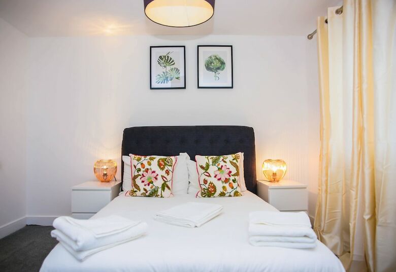 Superior 2 Bedroom Apartments